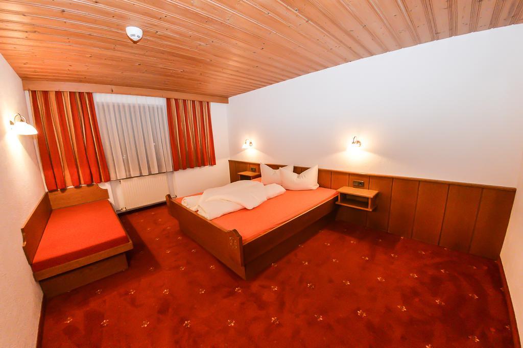 Haus Gerda Hotel Fiss Exterior photo